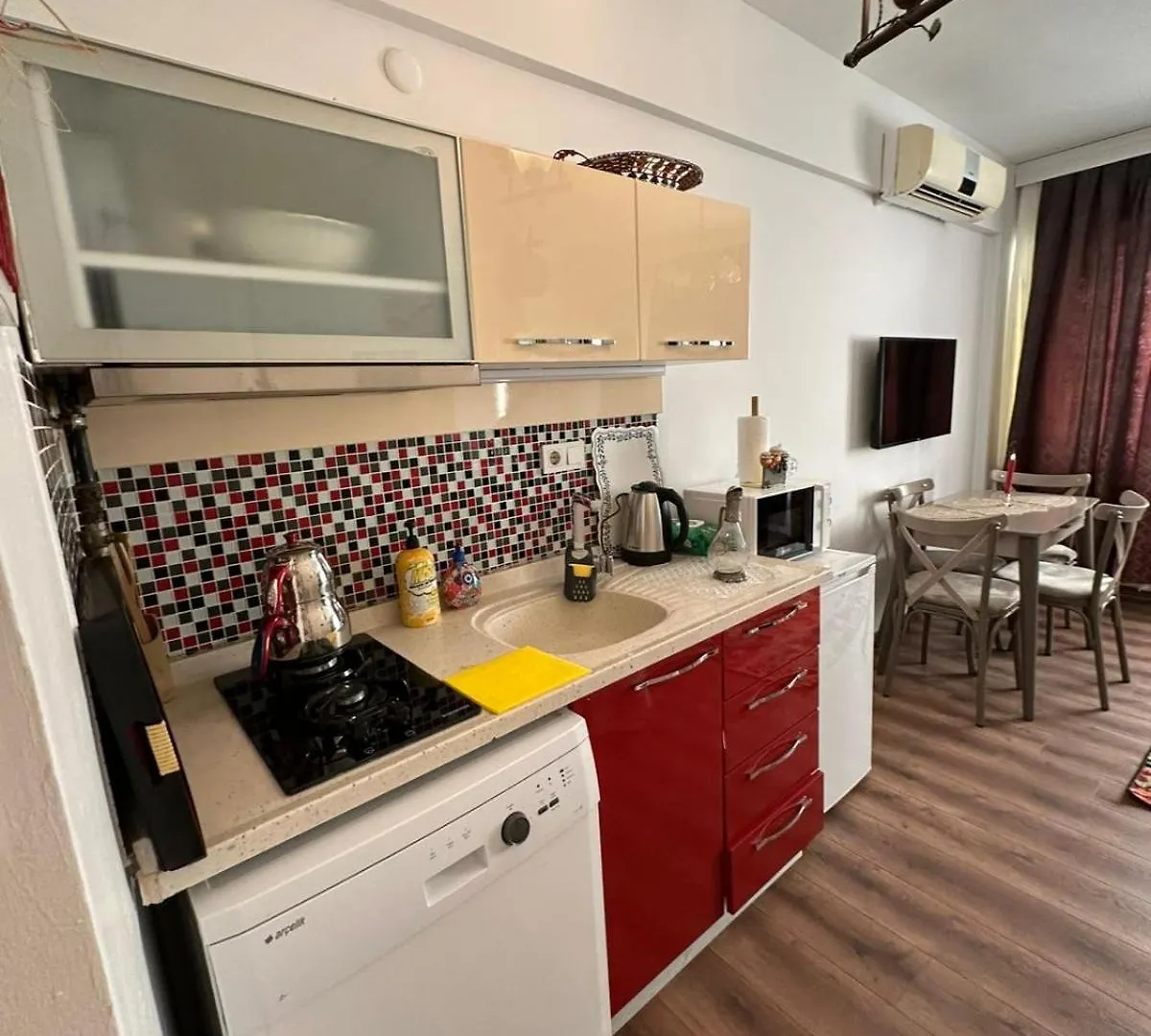 Lovely House Close To Besiktas Center Istanboel Appartement